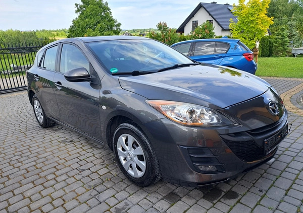 Mazda 3 cena 18300 przebieg: 144000, rok produkcji 2010 z Boguchwała małe 46